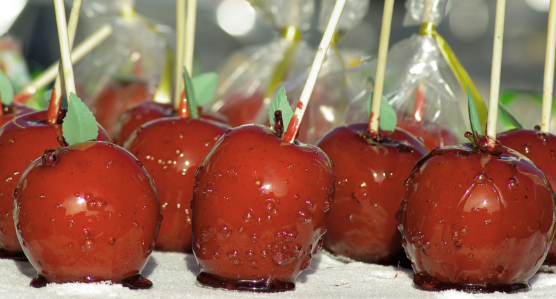 Homemade toffee apples